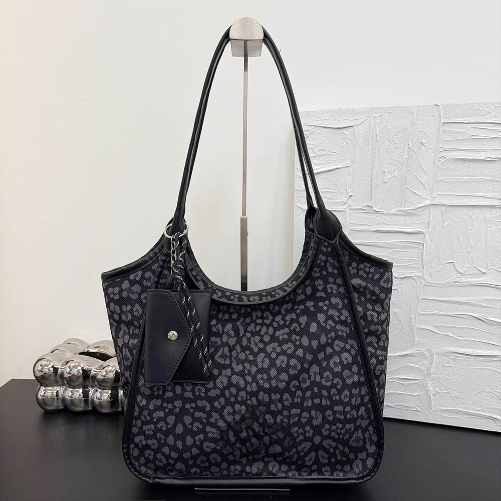 2026 women's new underarm bag shoulder bag portable Leopard print bag