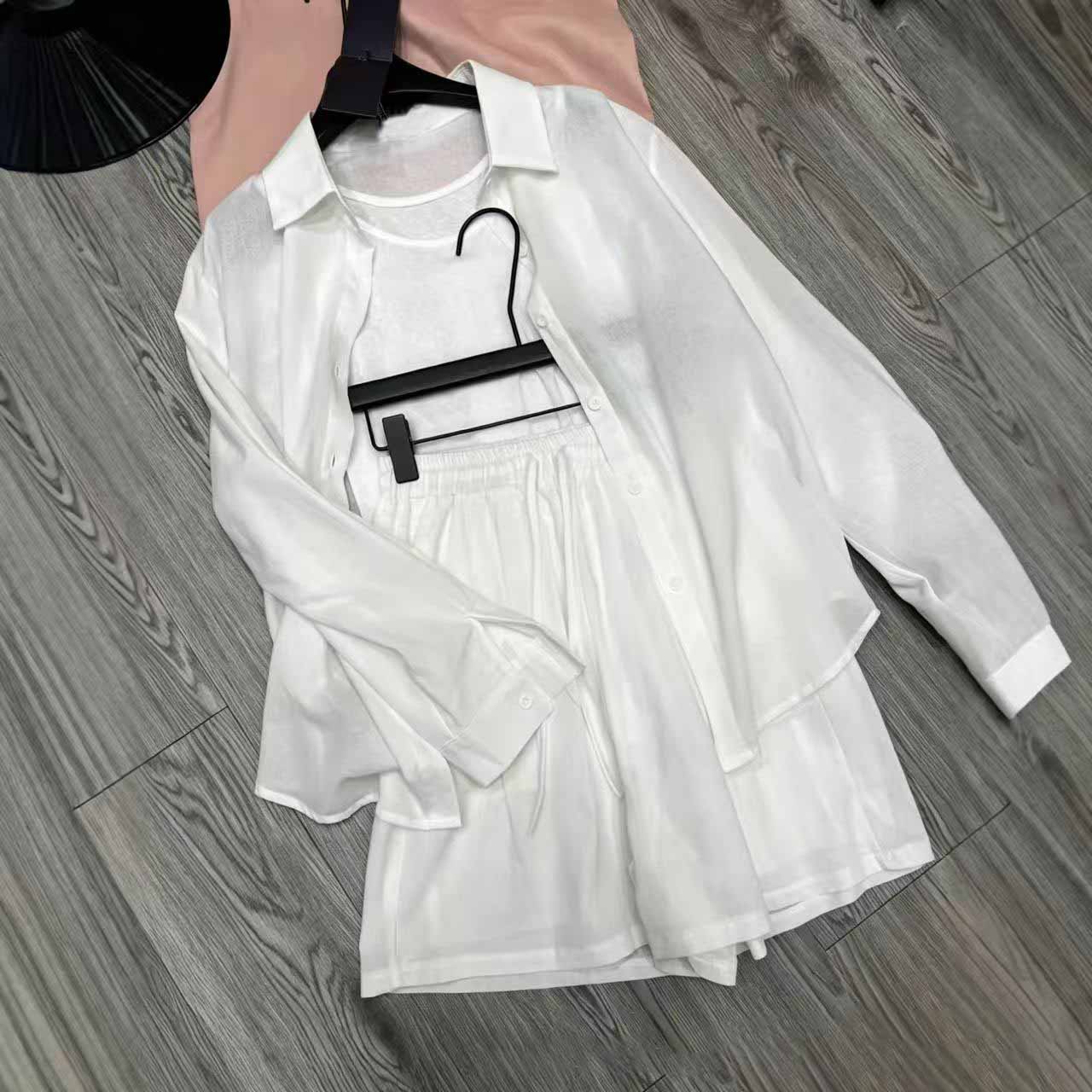 Women's New Shirt+Vest+Shorts Sunscreen Leisure Suit Set of Three